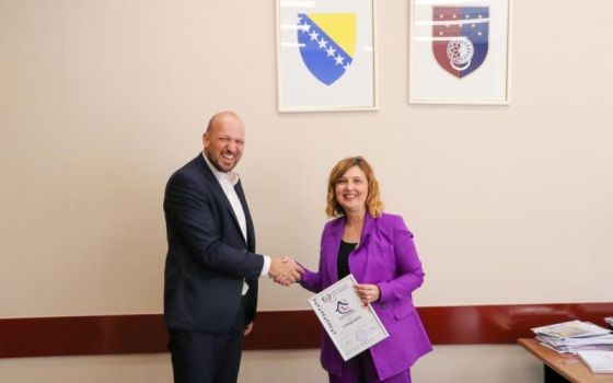 Ministrici Pavić Pečenković uručena zahvalnica za pomoć i podršku KJU Dom za djecu bez roditeljskog staranja