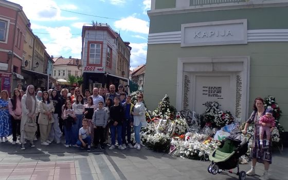 Djeca bez roditeljskog staranja položila cvijeće na Kapiji: Počast mladosti koju nikada nećemo zaboraviti