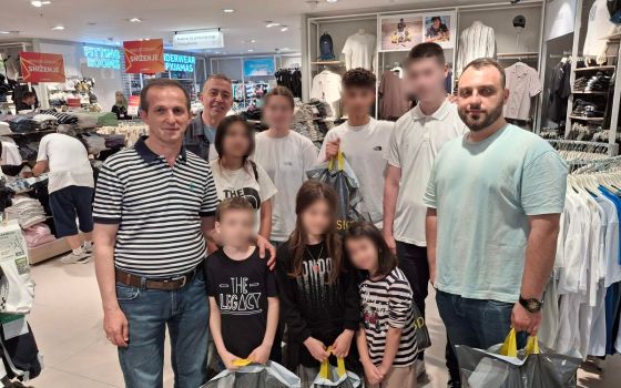 Povodom Kurban bajrama organizovana je kupovina odjeće u LC Waikiki za djecu naše ustanove